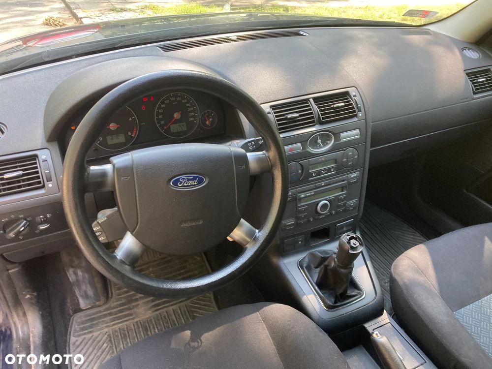Ford Mondeo 2.0 TDCi Ambiente - 10