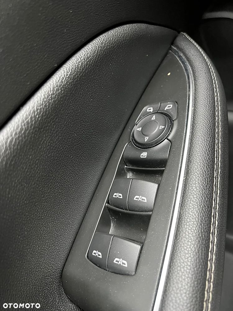 Opel Insignia 1.6 T Innovation S&S - 12