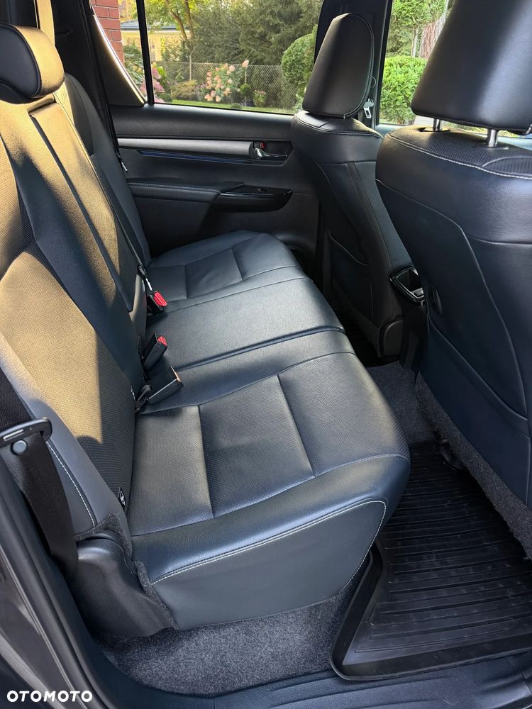 Toyota Hilux 2.8 D-4D mHEV Double Cab Invincible 4x4 - 10