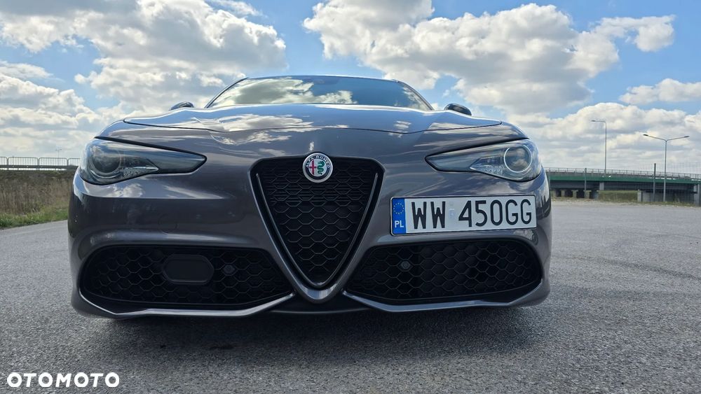 Alfa Romeo Giulia 2.0 Turbo 16V AT8 Veloce Ti - 9