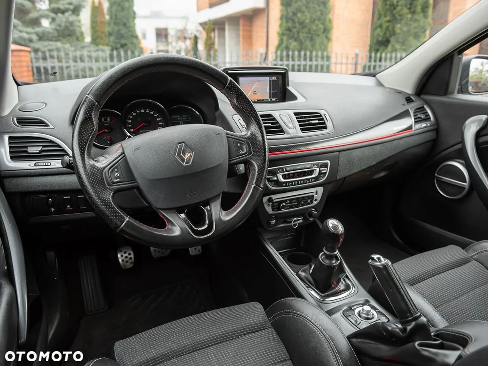 Renault Megane TCe 180 GT - 23