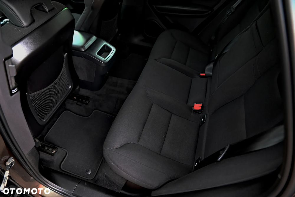 Volvo XC 60 B4 D AWD Geartronic Momentum Pro - 22
