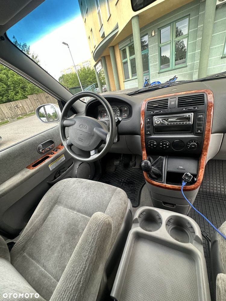 Kia Carnival - 6