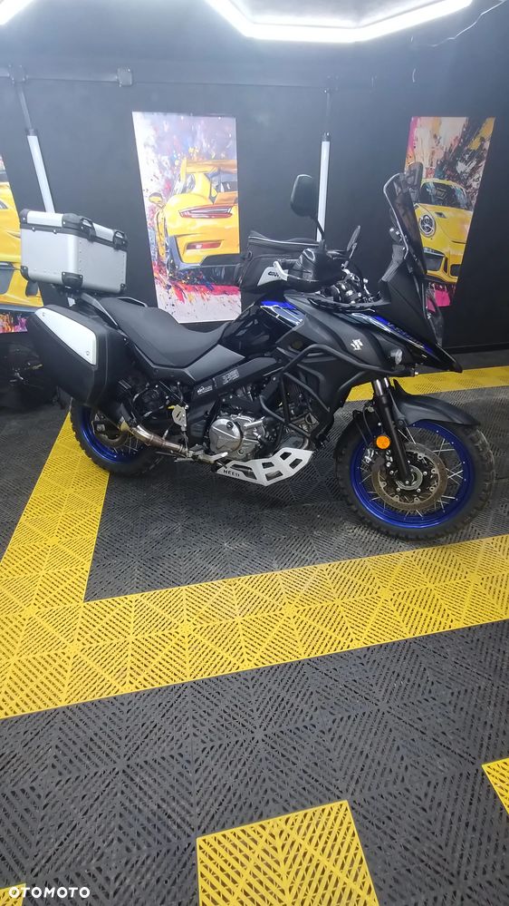 Suzuki V-STROM - 12