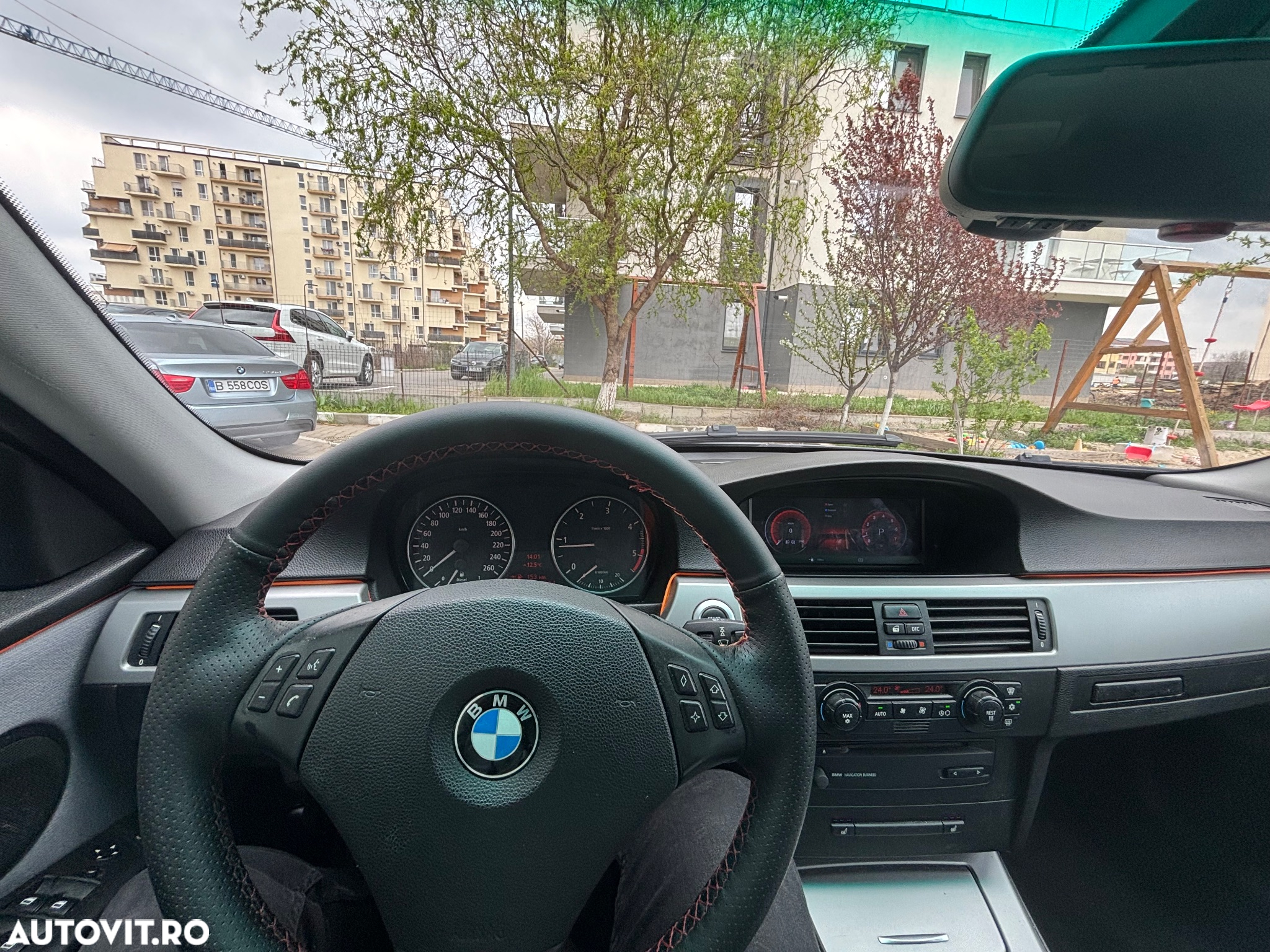 BMW Seria 3 318d Touring - 38