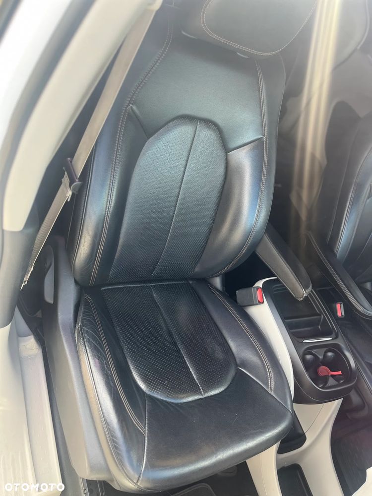 Chrysler Pacifica - 9