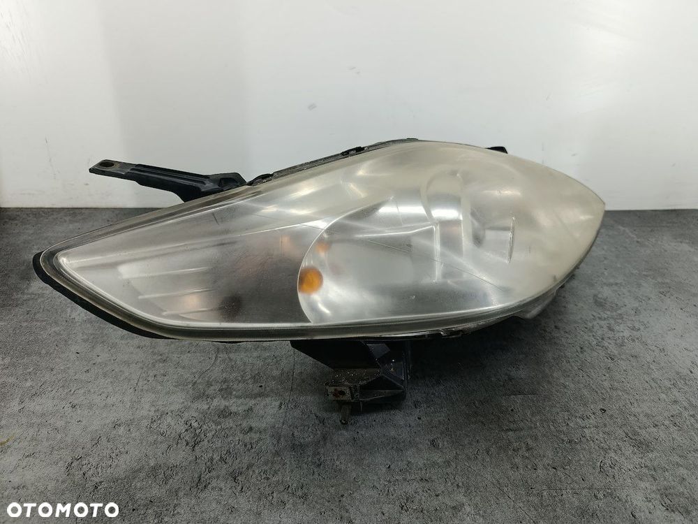 LAMPA PRZÓD PRAWA MAZDA 5 I P5115R  P4998R  C235-51030 - 2