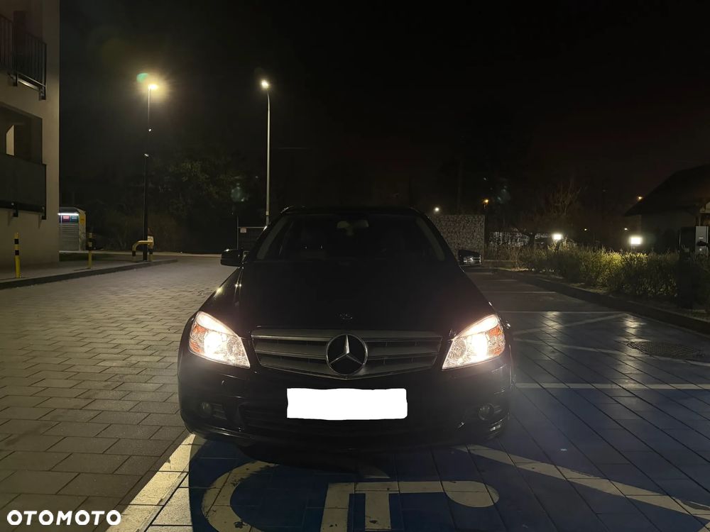 Mercedes-Benz Klasa C 220 CDI BlueEff 4-Matic Avantgarde - 4