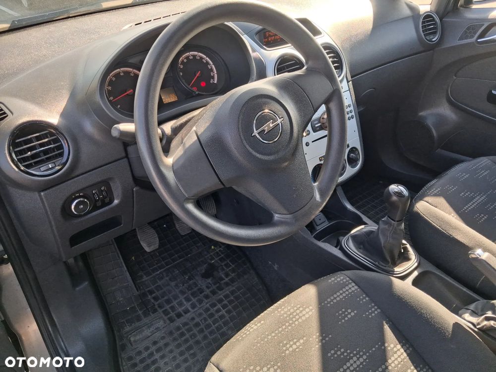 Opel Corsa 1.2 16V Edition / Active - 21