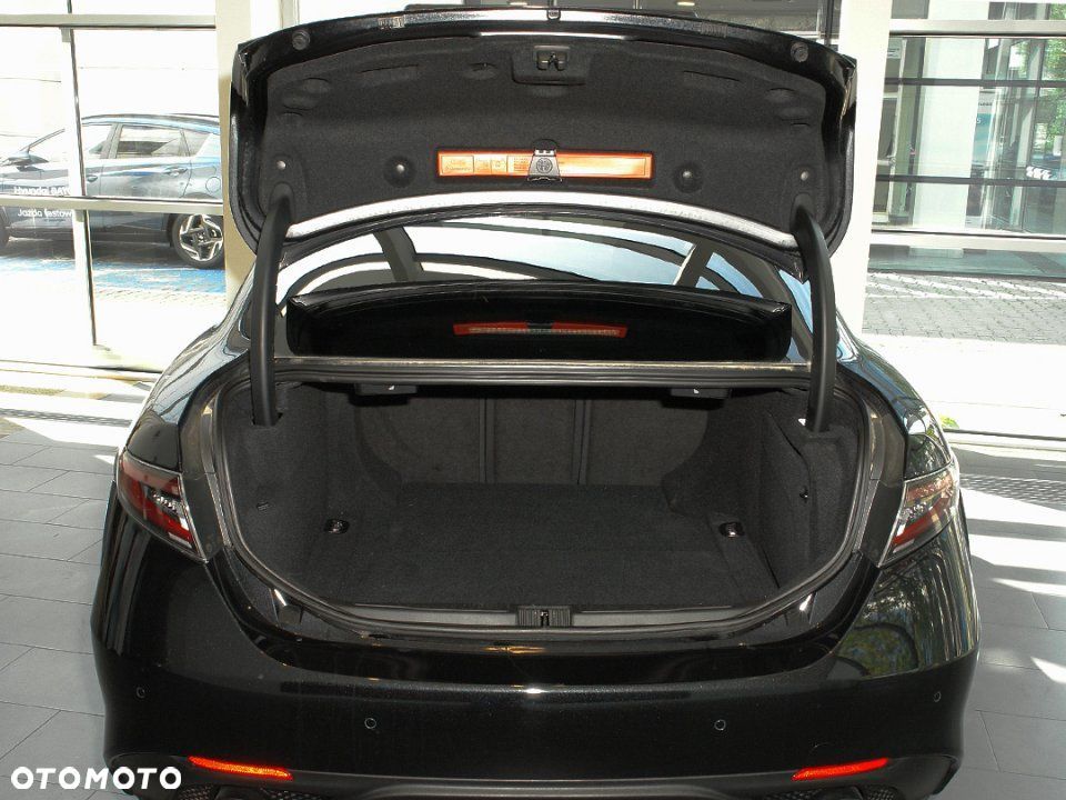 Alfa Romeo Giulia - 7