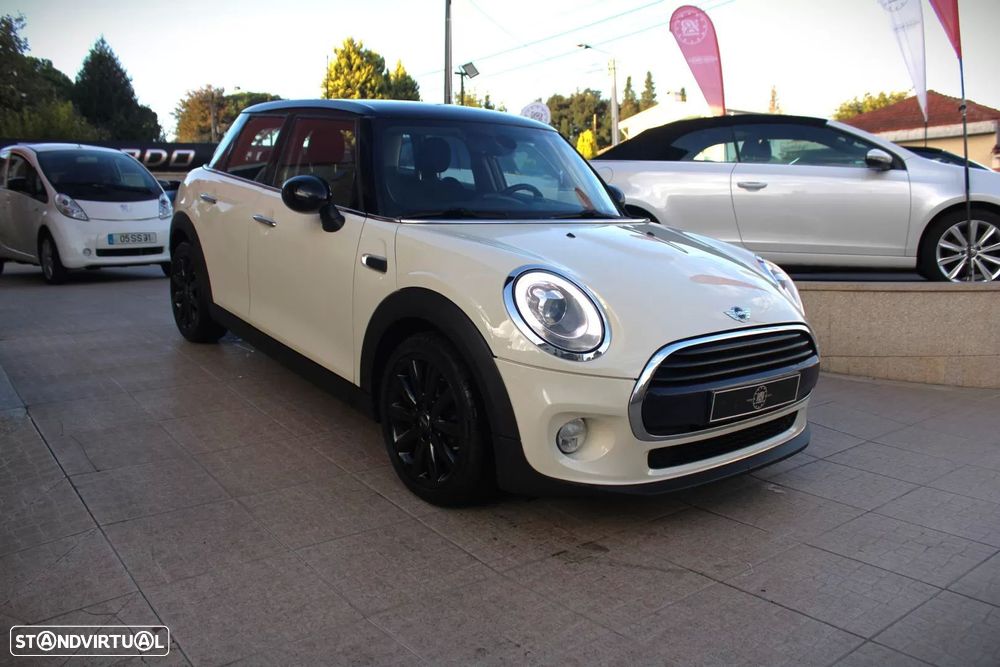 MINI 5 Portas Cooper D Auto - 3