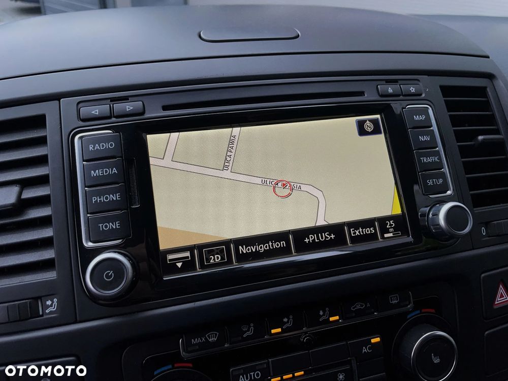 Volkswagen Multivan - 24