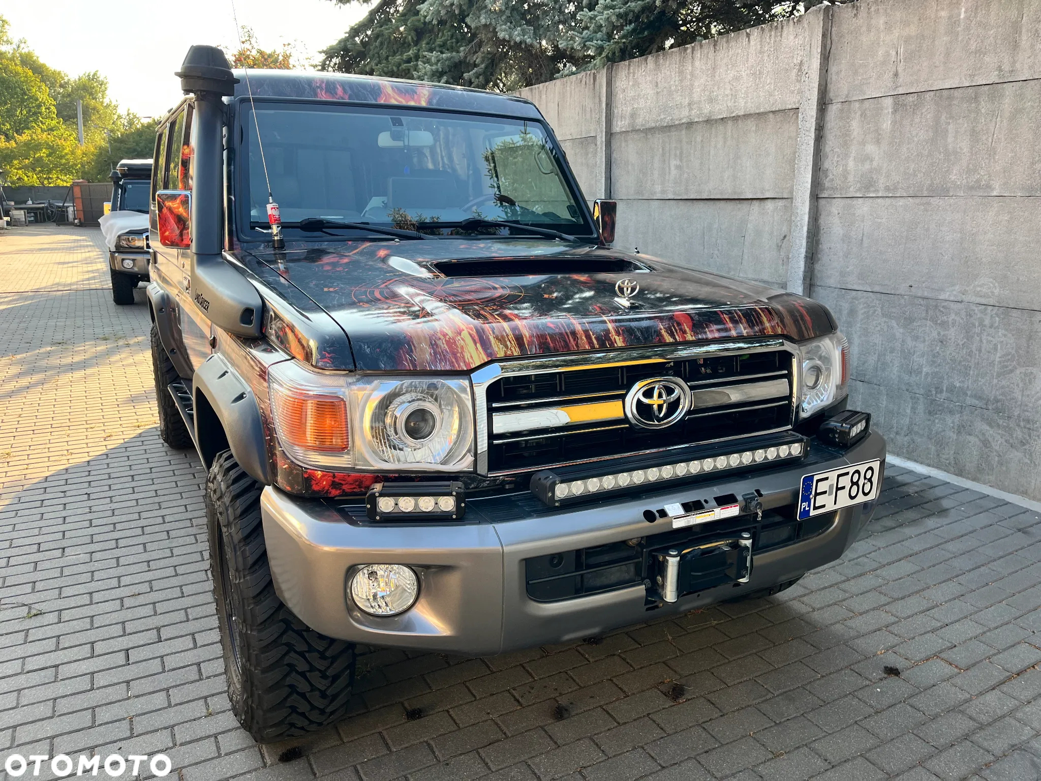 Toyota Land Cruiser - 2