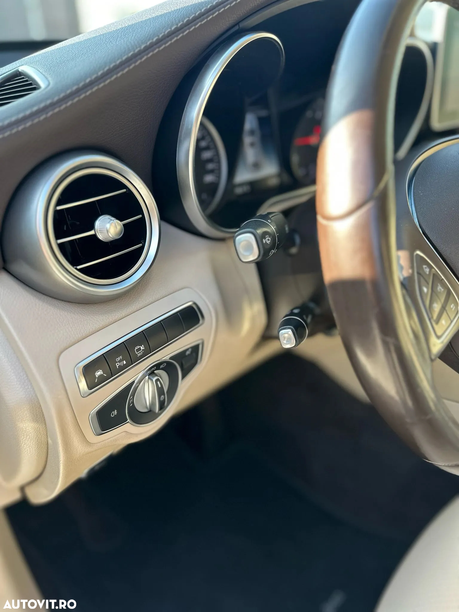Mercedes-Benz GLC Coupe 250 d 4Matic 9G-TRONIC AMG Line - 9