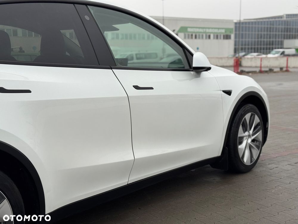 Tesla Y Long Range Dual Motor AWD - 14