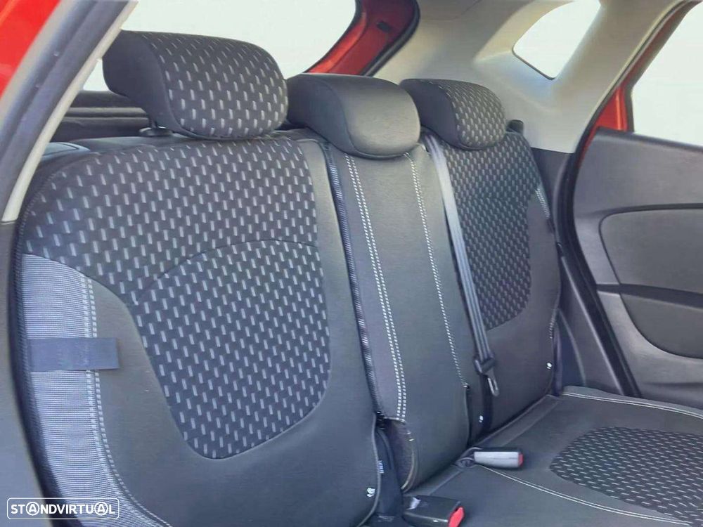 Renault Captur - 16