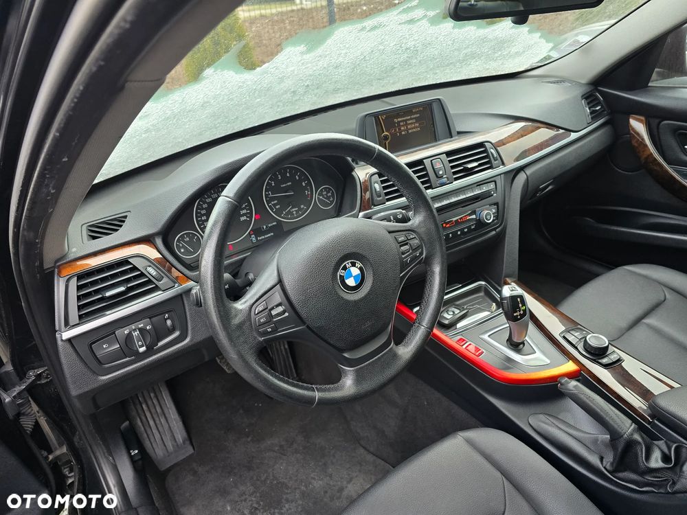 BMW Seria 3 328i xDrive Sport-Aut Modern Line - 9