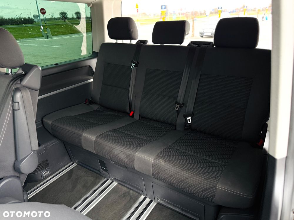Volkswagen Multivan - 12