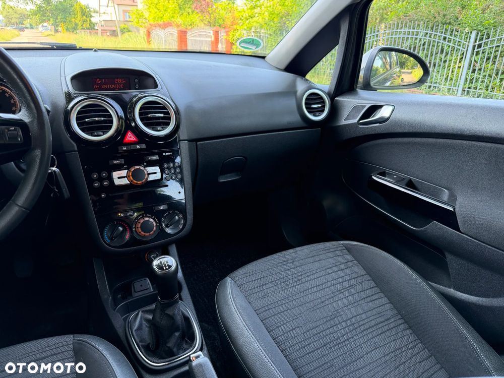 Opel Corsa 1.2 16V Cosmo - 20