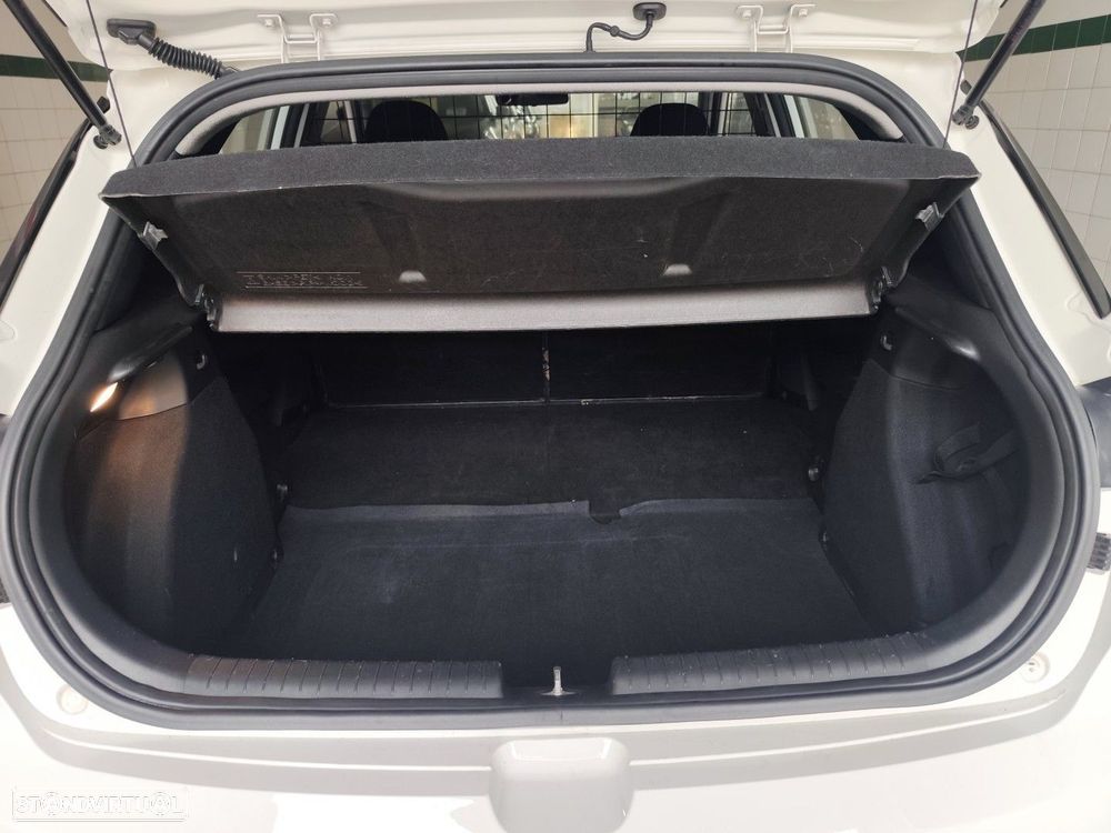 Hyundai i20 1.1 CRDi Blue Access+Bluetooth+Comandos no Volante - 14