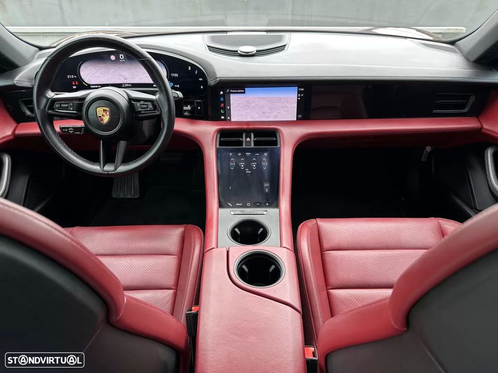 Porsche Taycan 4S - 31