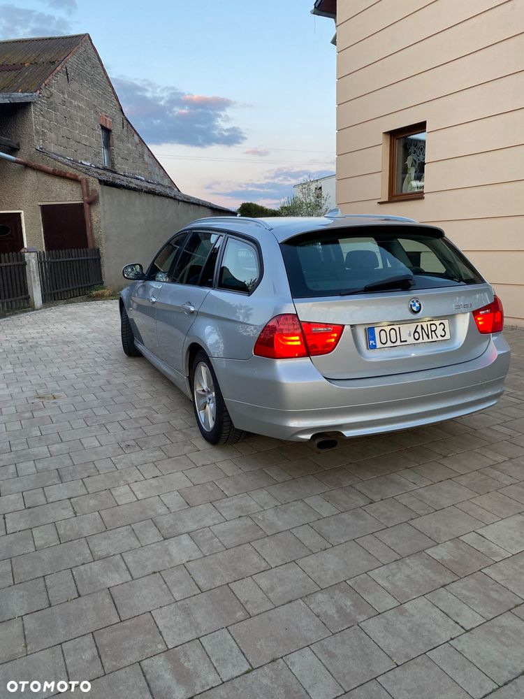 BMW Seria 3 318i - 3