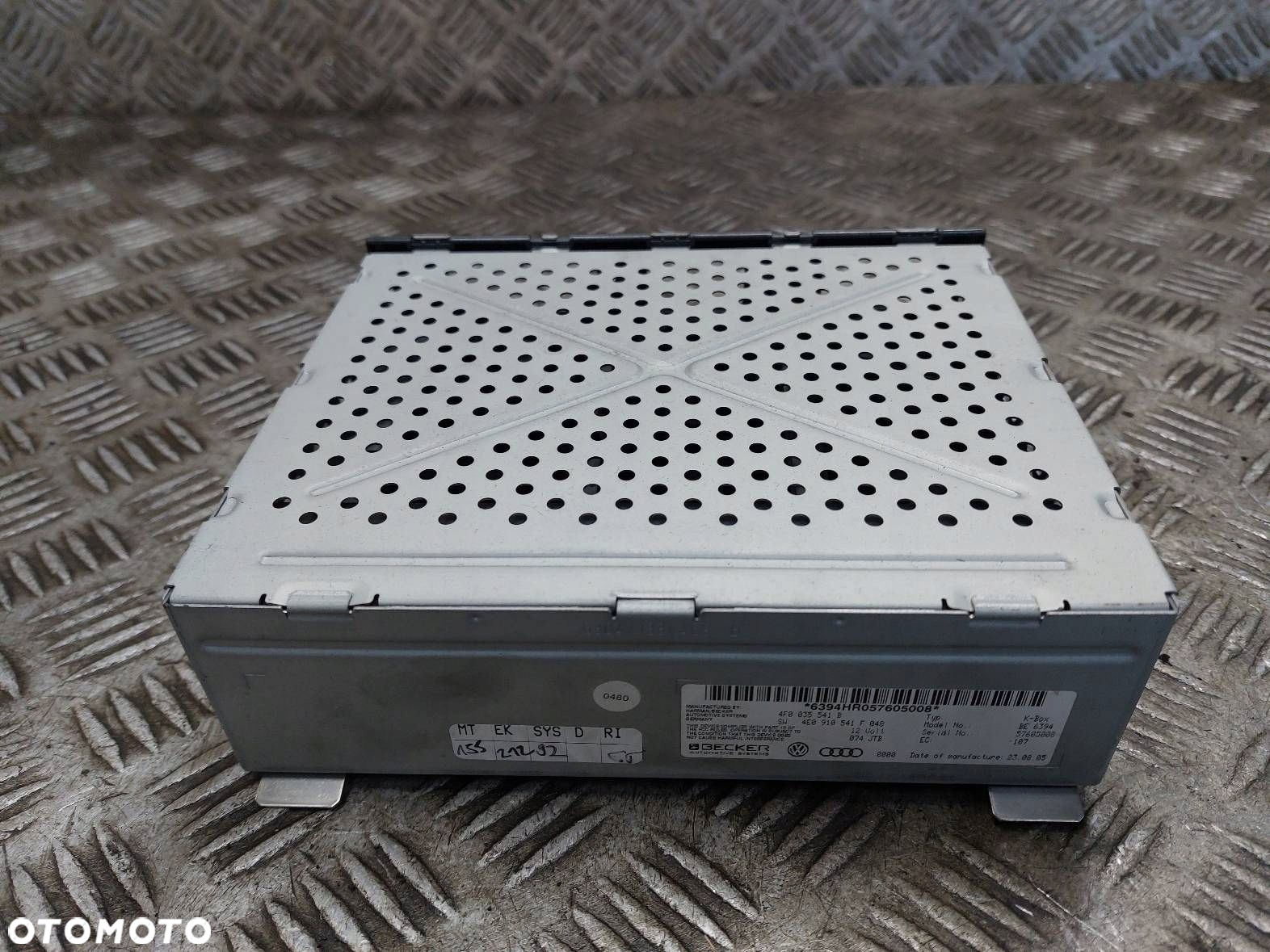 WZMACNIACZ RADIA AUDI A6 C6 4F0035541B - 2