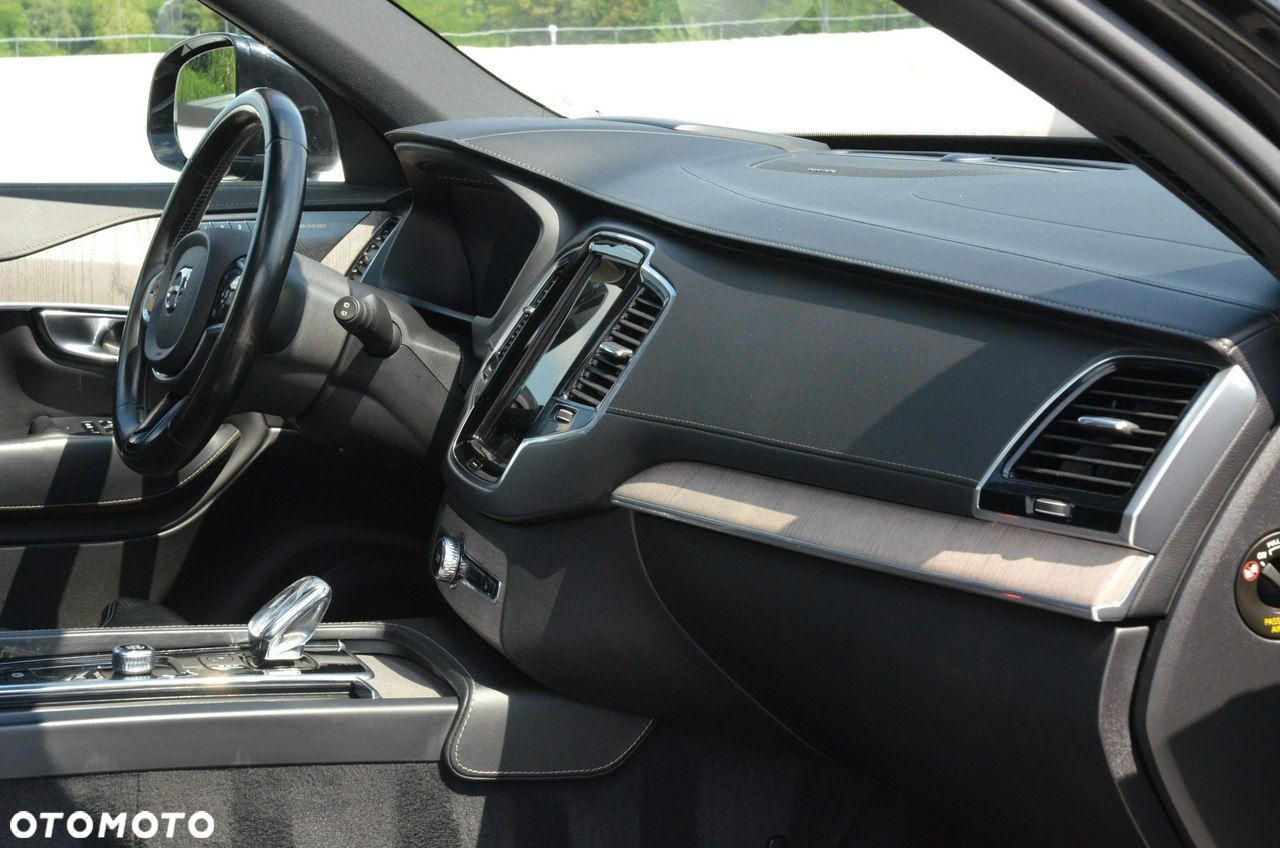 Volvo XC 90 - 19