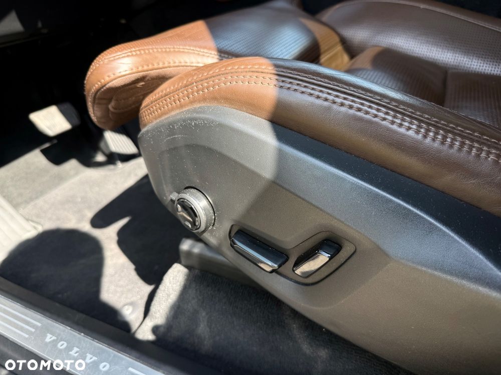 Volvo XC 90 T6 AWD Inscription 7os - 28