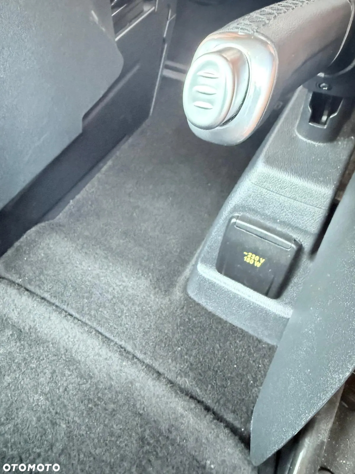 Ford Tourneo Custom - 16