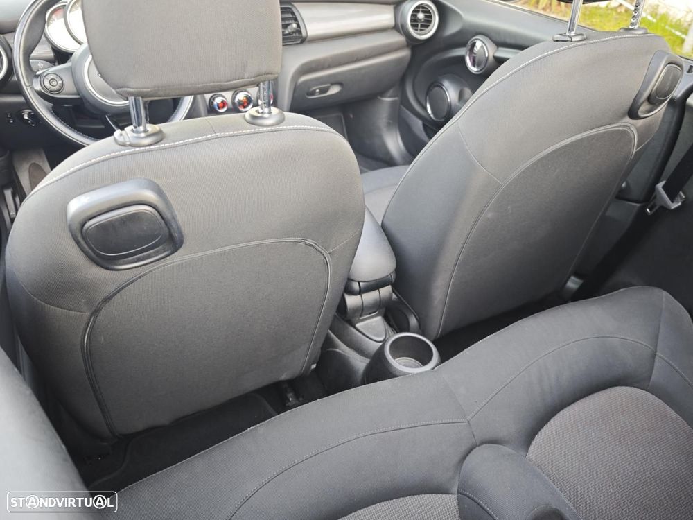 MINI Cabrio Cooper Auto - 27