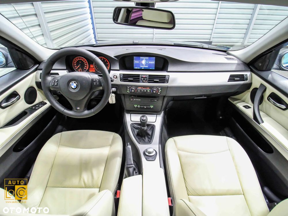 BMW Seria 3 325xi - 4