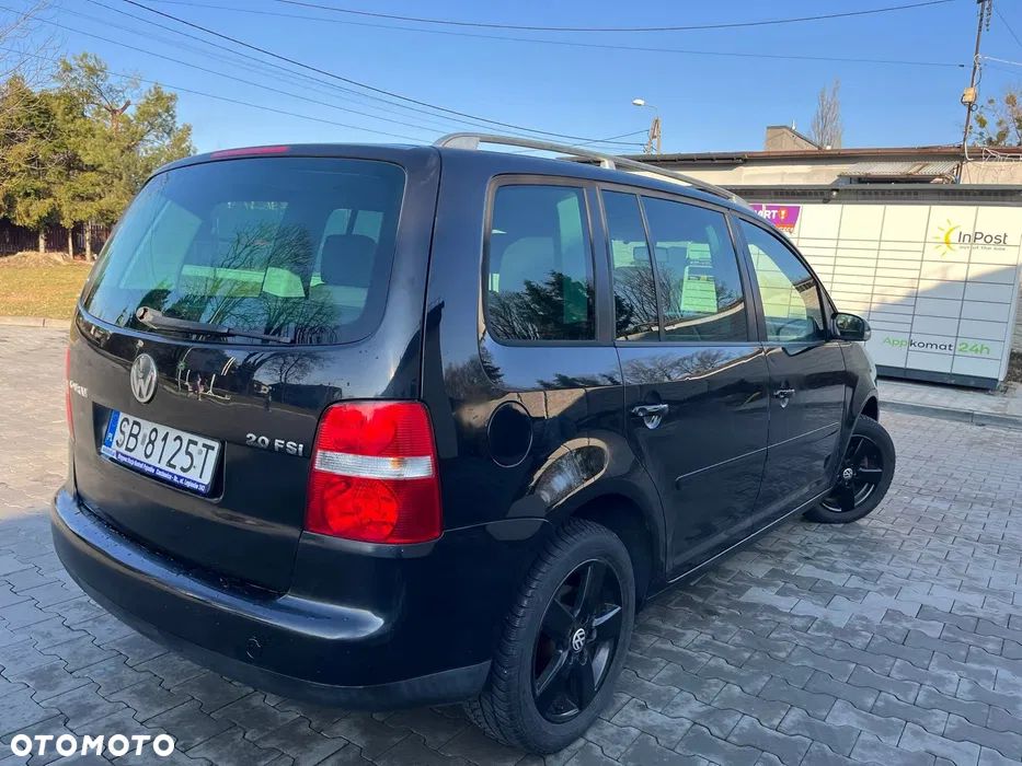 Volkswagen Touran 2.0 FSI Highline - 3