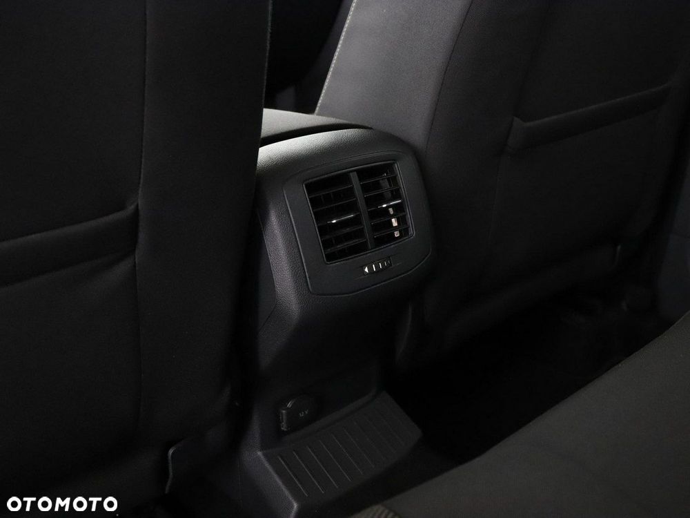 Volkswagen T-Roc 1.0 TSI Style - 37