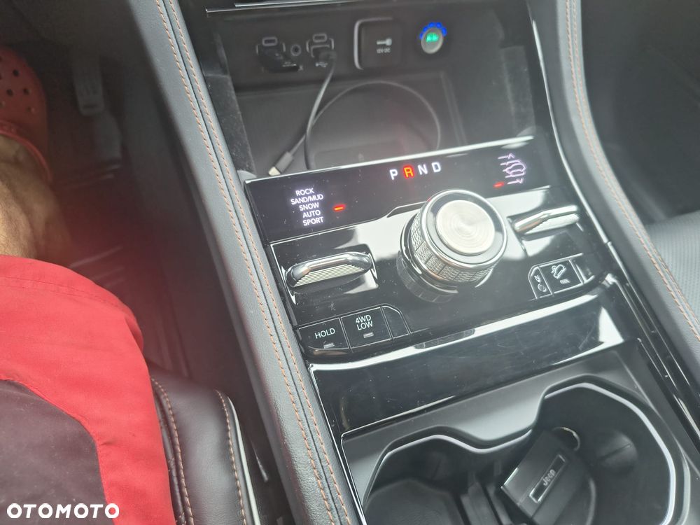Jeep Grand Cherokee 5.7 V8 Summit - 10