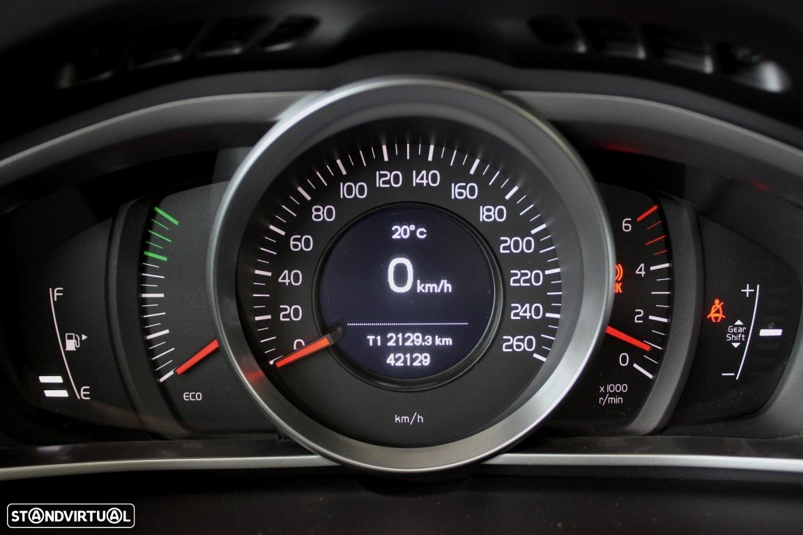 Volvo V40 - 23