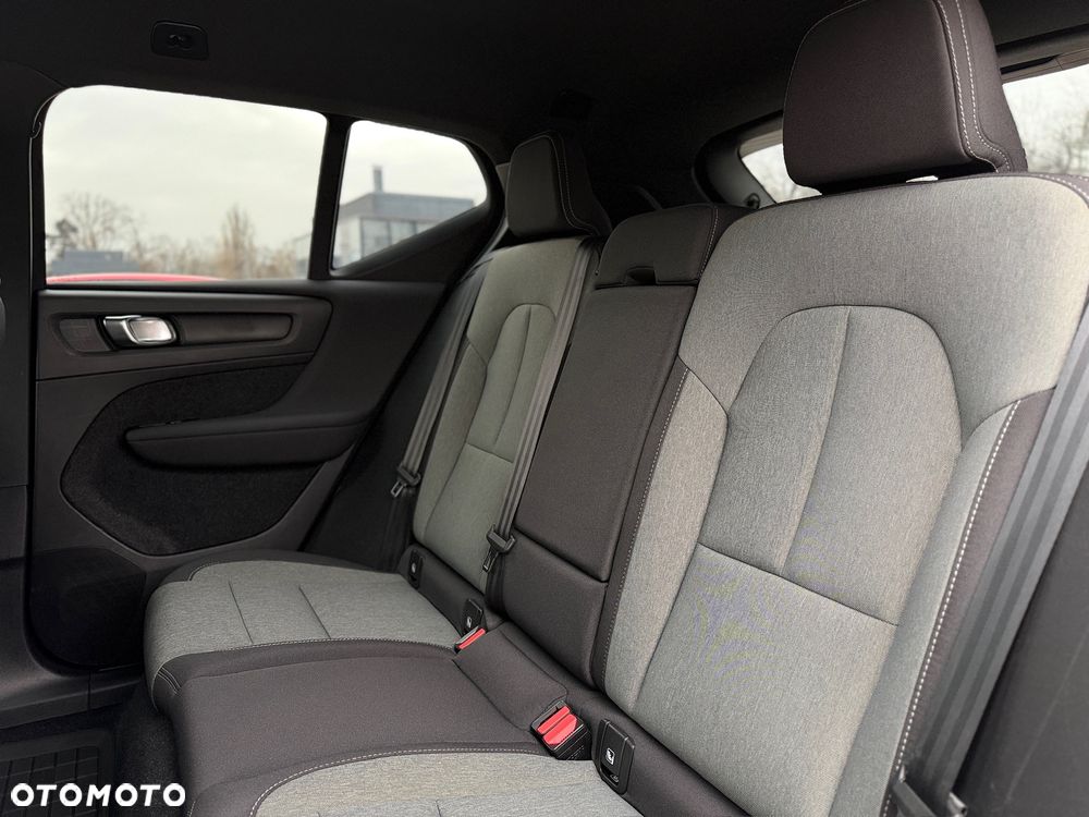 Volvo XC 40 T2 Plus Dark - 29