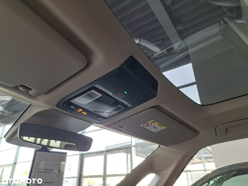 Volkswagen Multivan - 17