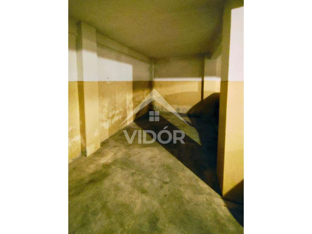 Garagem para Carro junto á Circunvalação - Grande imagem: 5/5