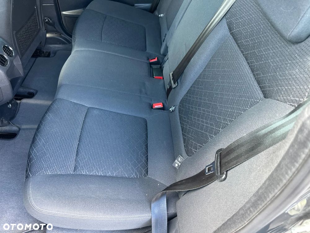 Peugeot 3008 1.6 BlueHDi Style S&S - 26