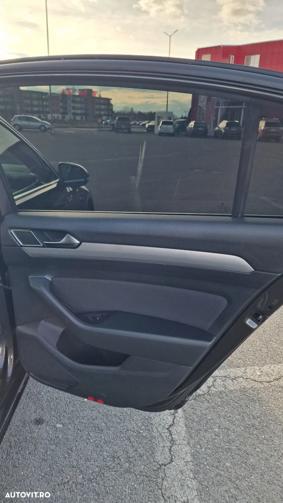 Volkswagen Passat Variant 2.0 TDI Comfortline - 15