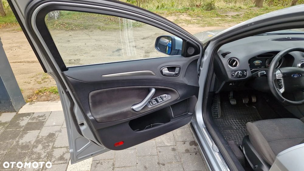 Ford Mondeo 2.0 Titanium - 11