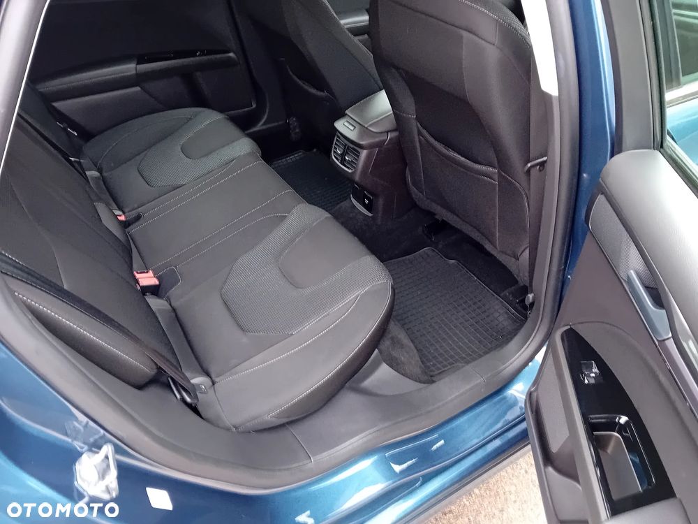 Ford Mondeo 2.0 EcoBlue Titanium - 28