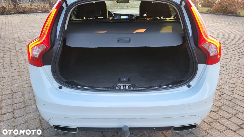 Volvo V60 D4 Summum - 12