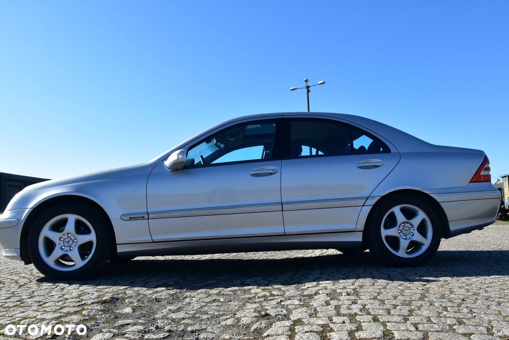 Mercedes-Benz Klasa C 180 Kompressor Automatik Avantgarde - 37