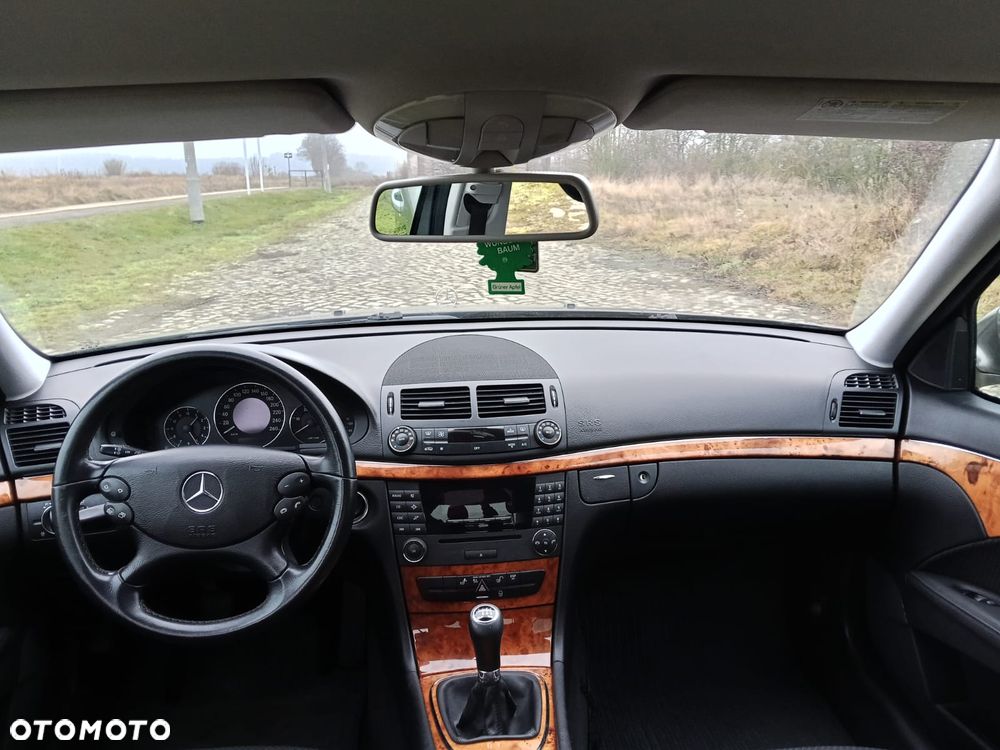 Mercedes-Benz Klasa E 200 CDI Elegance DPF - 14