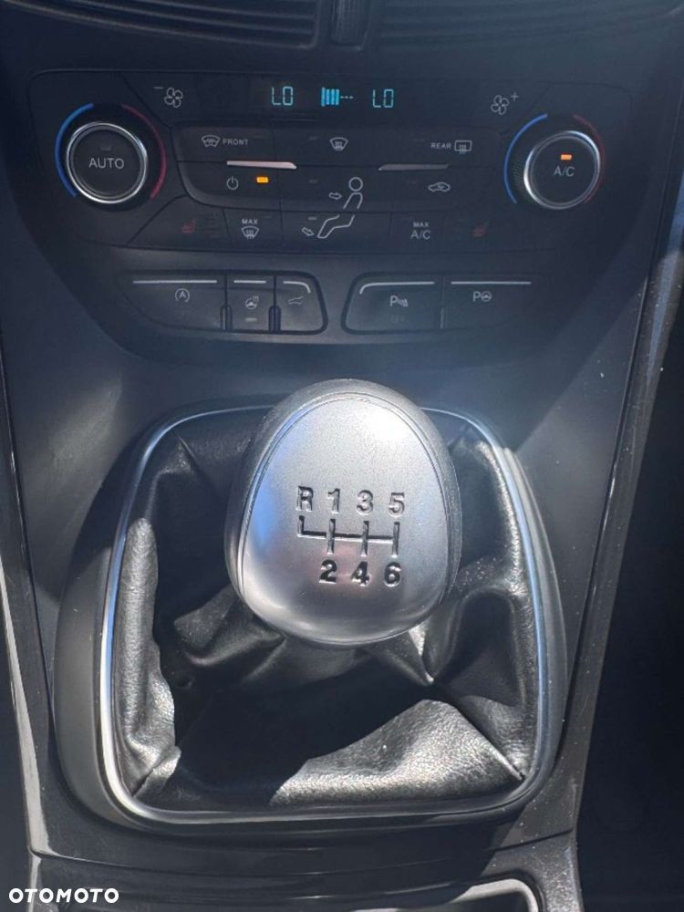 Ford Kuga - 24