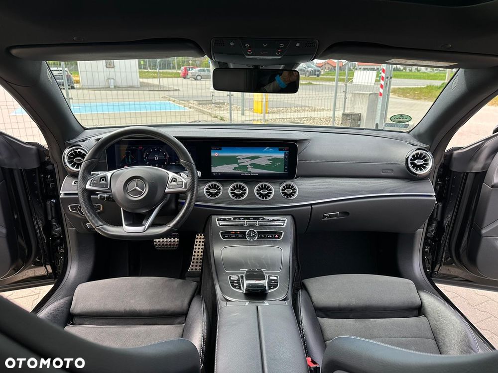 Mercedes-Benz Klasa E 300 9G-TRONIC - 9