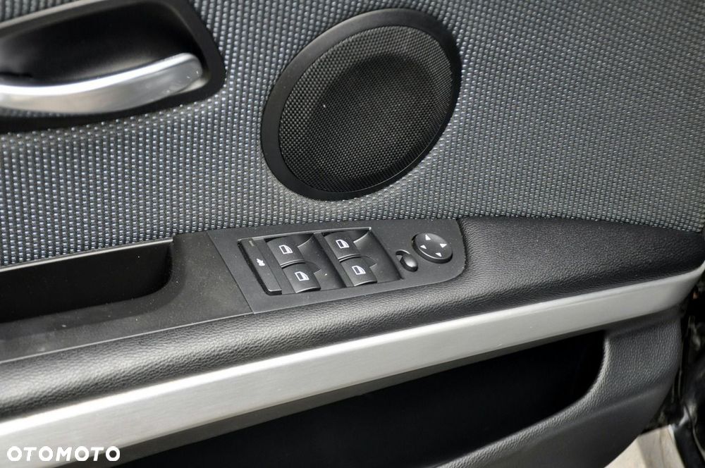 BMW Seria 3 - 38