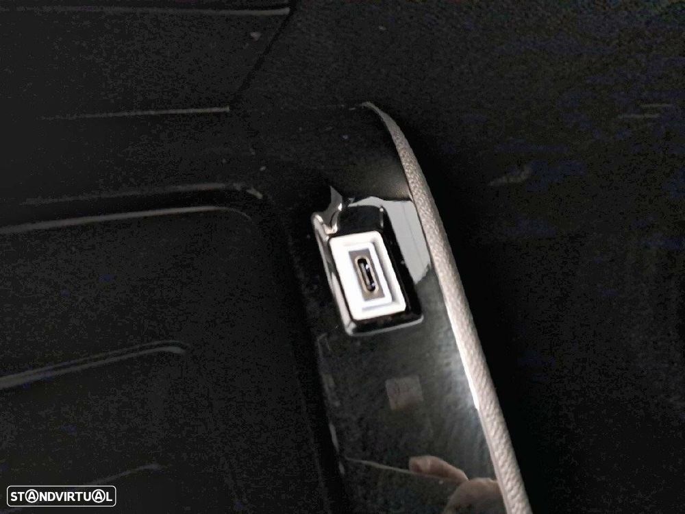 Peugeot 2008 1.2 PureTech Style - 23